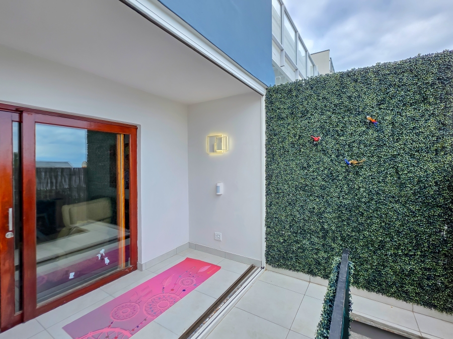 2 Bedroom Property for Sale in Three Anchor Bay Western Cape